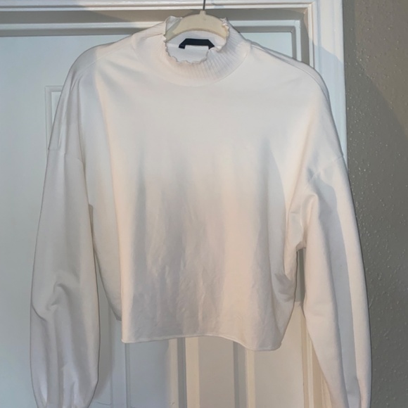 White Turtle Neck Lettuce Neck/Sleeve - Picture 2 of 4